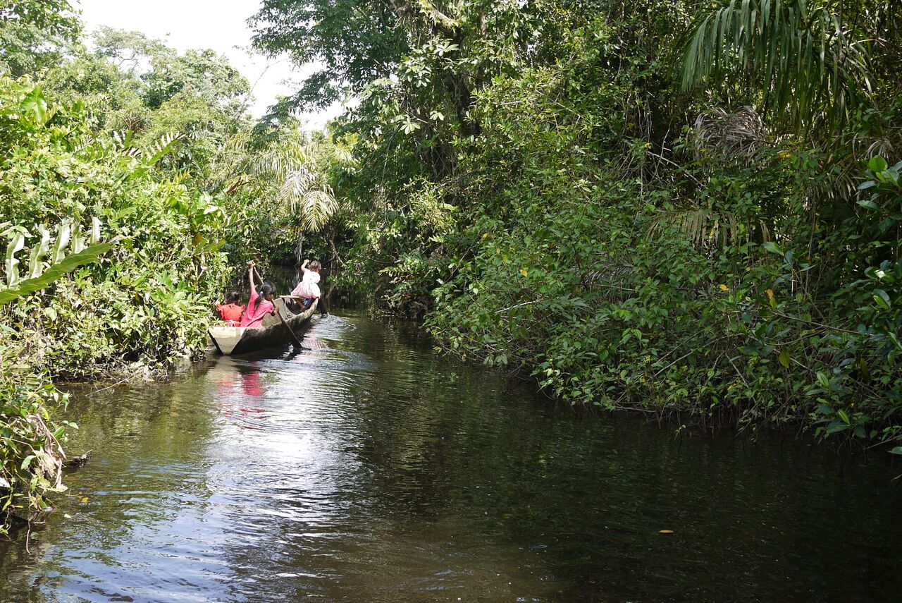 Ezek a gyerekek életveszélyes utakon járnak az iskolába