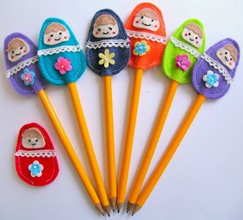 Törd meg az egyhangúságot, és készíts egyedi ceruzaruhát a kedvenc iskolaszereidnek!