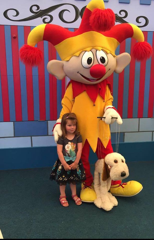 Kidobták a hároméves kislányt a vidámparkból, mert hányt