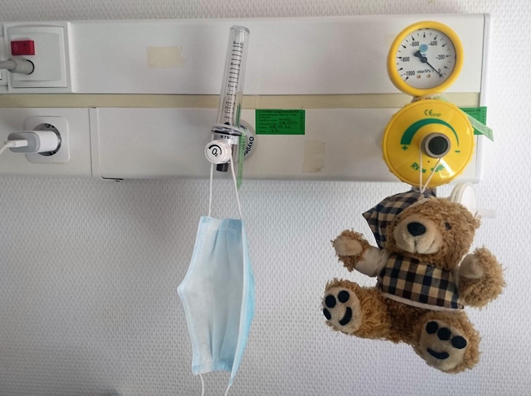 Beszélgetőpartnert keresett súlyos beteg férjének a fiatal magyar édesanya