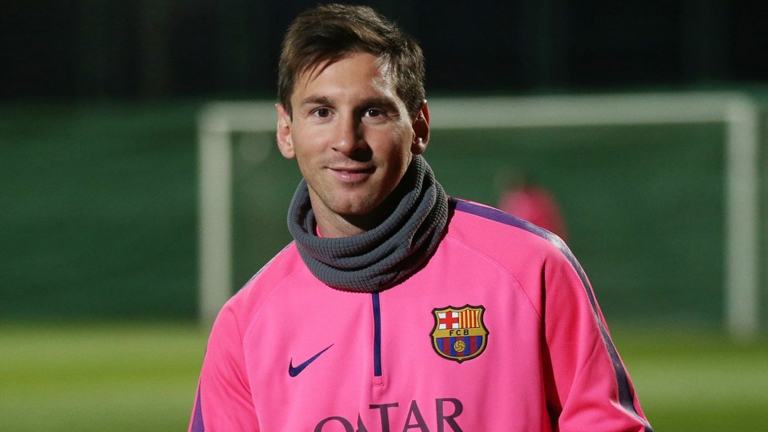 Lionel Messi és az F.C. Barcelona számára - Bodnár Zoltánnal ellentétben - nem ciki a rózsaszín (Fotó: Tumblr)