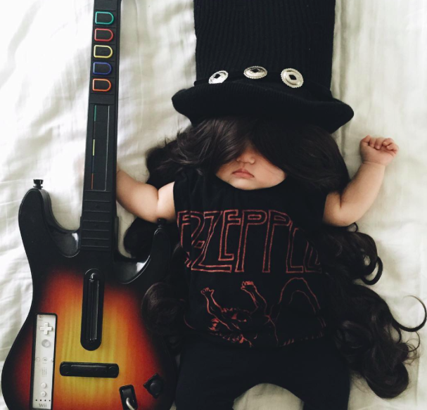 Netes sztár lett az alvó kisbabából - cuki fotók Netes sztár lett az alvó kisbabából - cuki fotók