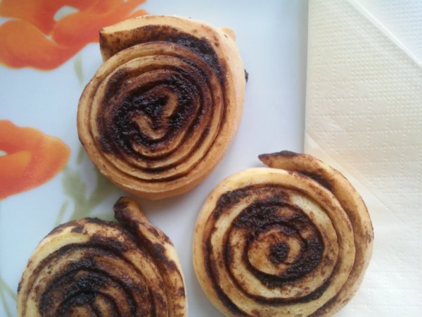 Készítsd te a péksüteményt az uzsonnás dobozba! Készítsd te a péksüteményt az uzsonnás dobozba!