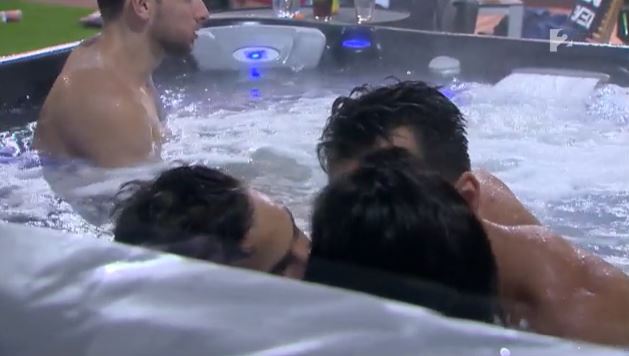 Édesahármas a Star Academy jakuzziban: Alexandrát két srác kényeztette