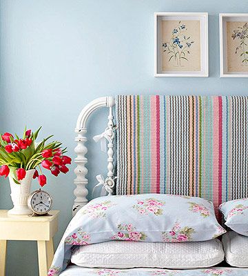 Egy vidám pléddel is letakarhatod az ágyvéged, ha már unod az egyszerűséget.