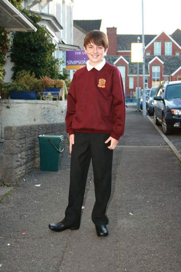 13 éve minden évben lefotózza iskolába induló fiát az apuka 