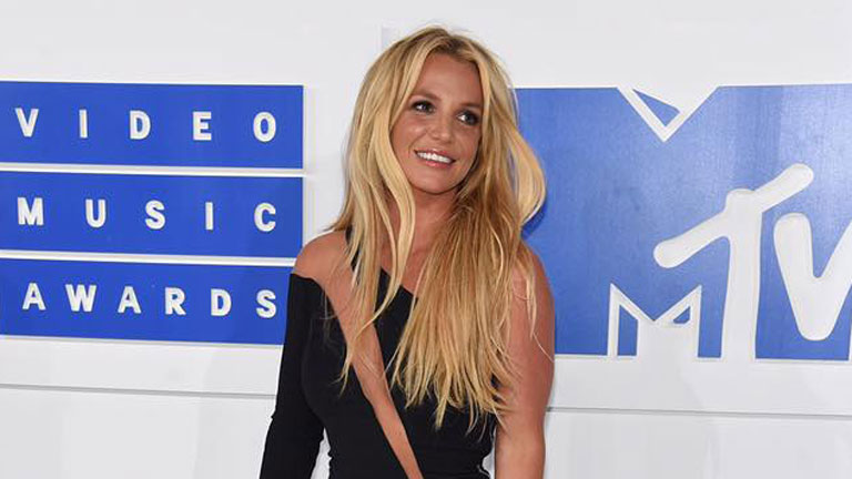 Az In Touch szerint a VMA-n magában beszélt. Így nézett ki. Fotó: Britney Facebook