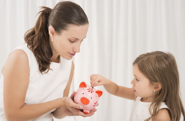 Rajtad is múlik az ő nyugdíja – így tanítsd spórolni a gyerekeid Rajtad is múlik az ő nyugdíja – így tanítsd spórolni a gyerekeid