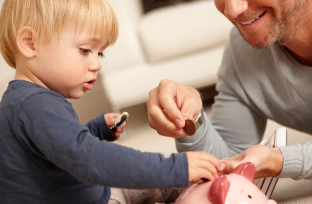 Rajtad is múlik az ő nyugdíja – így tanítsd spórolni a gyerekeid Rajtad is múlik az ő nyugdíja – így tanítsd spórolni a gyerekeid