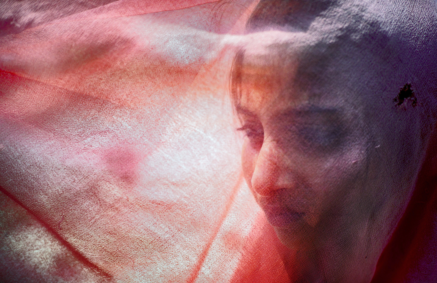 5 éves sem volt, amikor édesanyja főnöke megerőszakolta