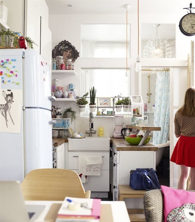 Nézd meg, hogy él egy igazi párizsi lány 35 négyzetméteren!