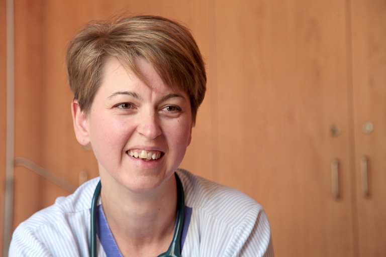 Dr. Kollár Timea, az SE koraszülött intenzív osztályának neonatológusa