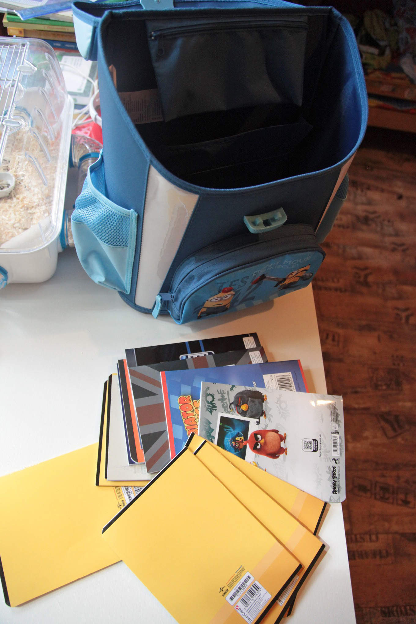 Nehéz iskolatáska: nemcsak egészségtelen, de felesleges is