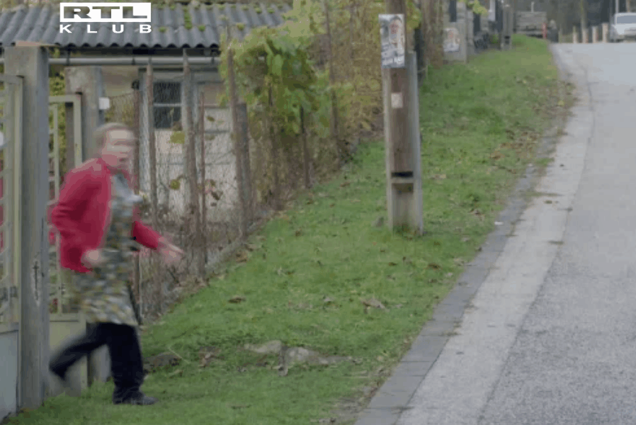 Udvaros Dorottya nejlon otthonkában - fotó