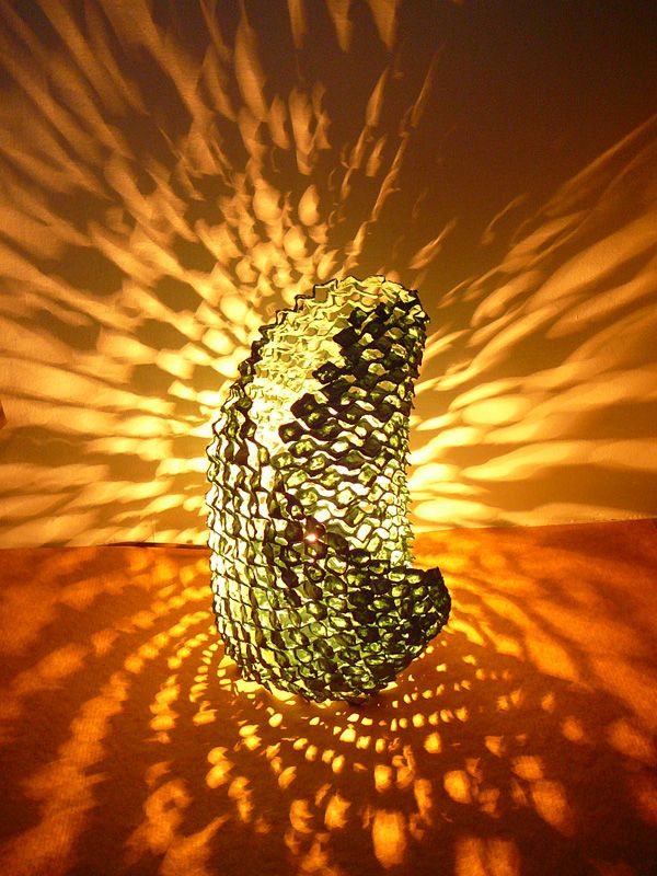 A komód lámpa csodaszép fényjátéka A komód lámpa csodaszép fényjátéka