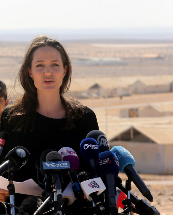 Terhes Brad Pitt állítólagos szeretője, Marion Cotillard magyarázkodik 