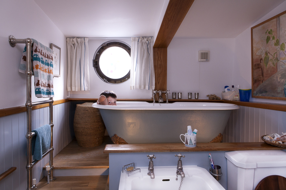 Fogadjunk, hogy mostantól te is lakóhajóban akarsz majd élni Fogadjunk, hogy mostantól te is lakóhajóban akarsz majd élni