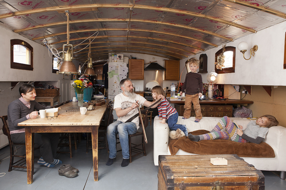 Fogadjunk, hogy mostantól te is lakóhajóban akarsz majd élni Fogadjunk, hogy mostantól te is lakóhajóban akarsz majd élni