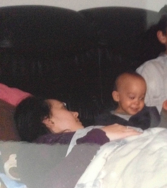 Karácsonykor az ágyban fekve