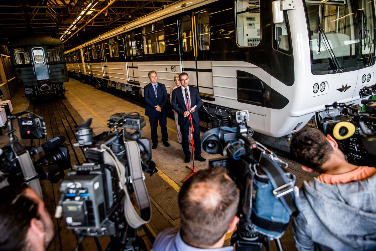 Bolla Tibor, a BKV Zrt. elnök-vezérigazgatója a budapesti 3-as metróvonal első Oroszországban felújított metrószerelvényének bemutatóján MTI Fotó: Balogh Zoltán 
