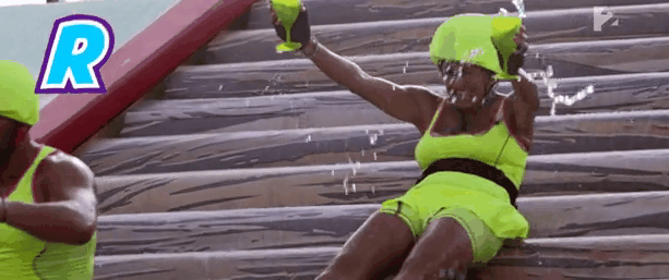 Fésűs Nelly melle beleremegett a csúszásba Fésűs Nelly melle beleremegett a csúszásba