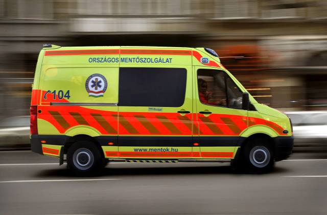 Másfél órát várt a mentőkre, mert 