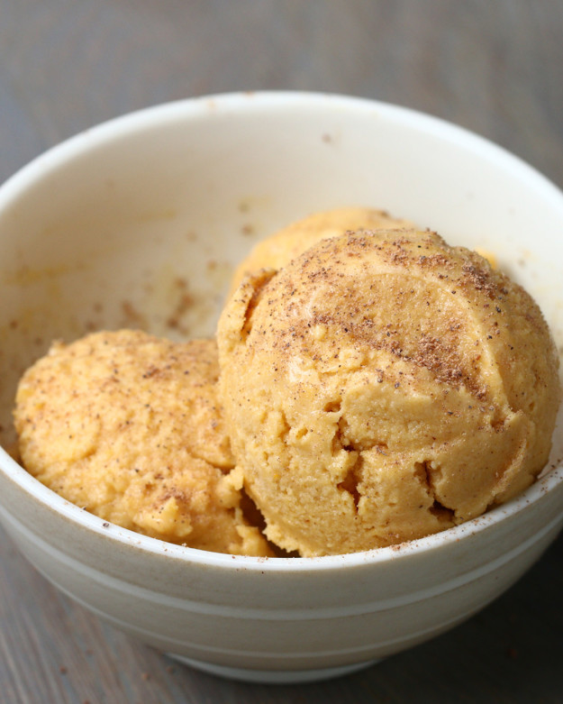 Együnk ősszel is fagyit: sütőtökös fagyasztott joghurt Együnk ősszel is fagyit: sütőtökös fagyasztott joghurt