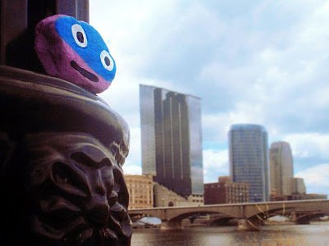 Az apa és hat gyermeke egy éven át 1000 követ festett be egy játék kedvéért Az apa és hat gyermeke egy éven át 1000 követ festett be egy játék kedvéért