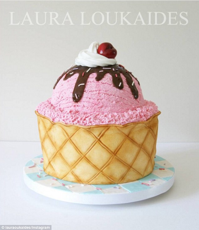 Elképesztő tortákat készít a fiatal lány, aki autodidakta módon tanult sütni Elképesztő tortákat készít a fiatal lány, aki autodidakta módon tanult sütni