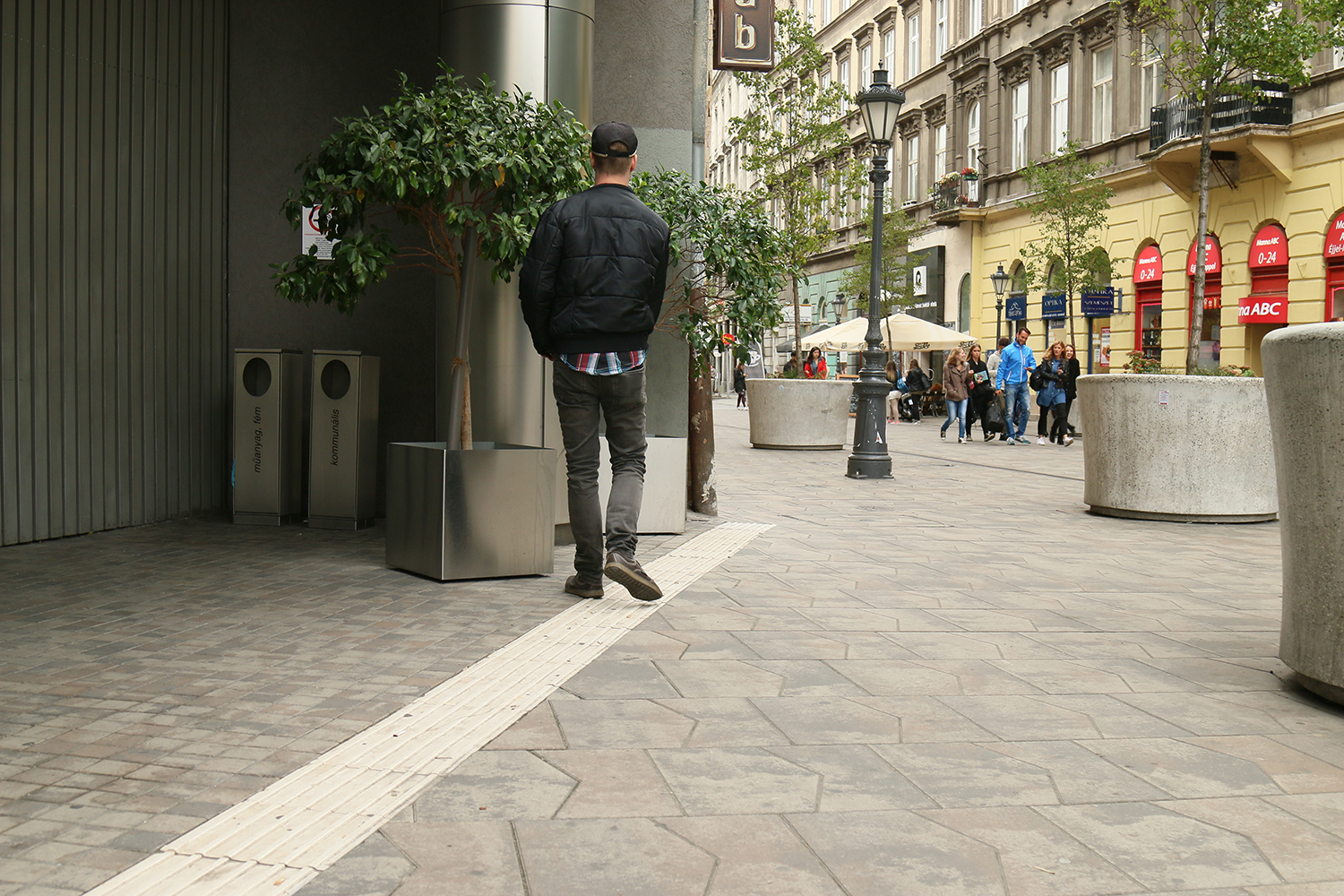 A vak ember számára Budapest egy elkeserítő akadálypálya