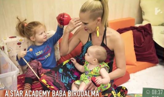 Lánynak nézed Pásztor Anna kisfiát ezeken a képeken Lánynak nézed Pásztor Anna kisfiát ezeken a képeken