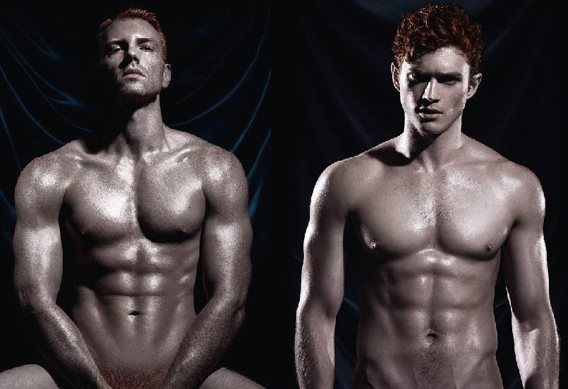 Vörös pasik pózolnak a pucér naptárban - fotók