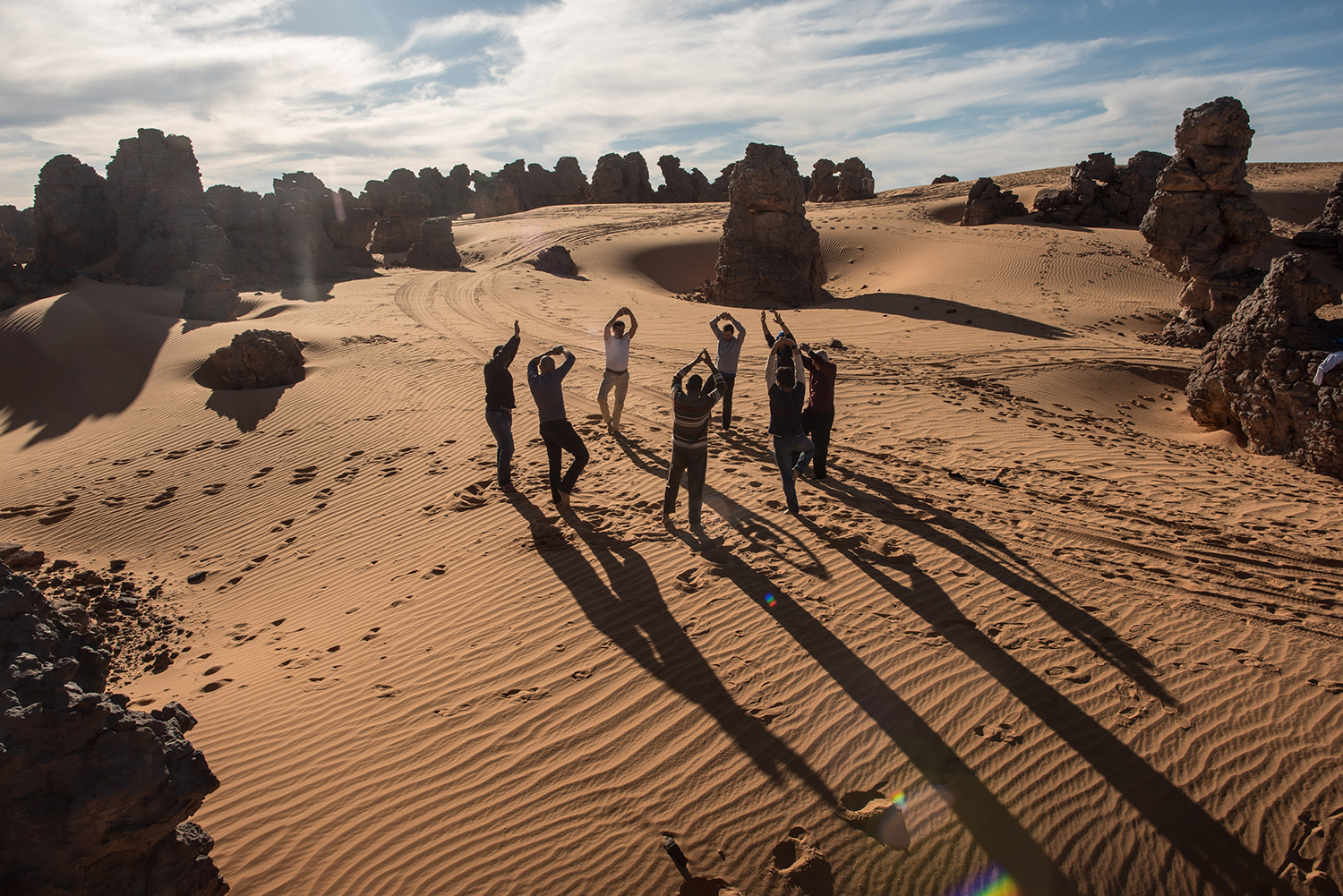 A legelképesztőbb helyeken jógáznak ezek az emberek A legelképesztőbb helyeken jógáznak ezek az emberek