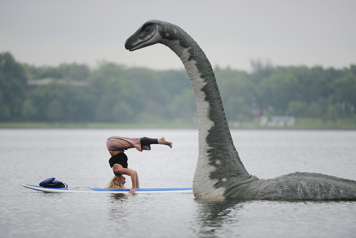 A legelképesztőbb helyeken jógáznak ezek az emberek A legelképesztőbb helyeken jógáznak ezek az emberek