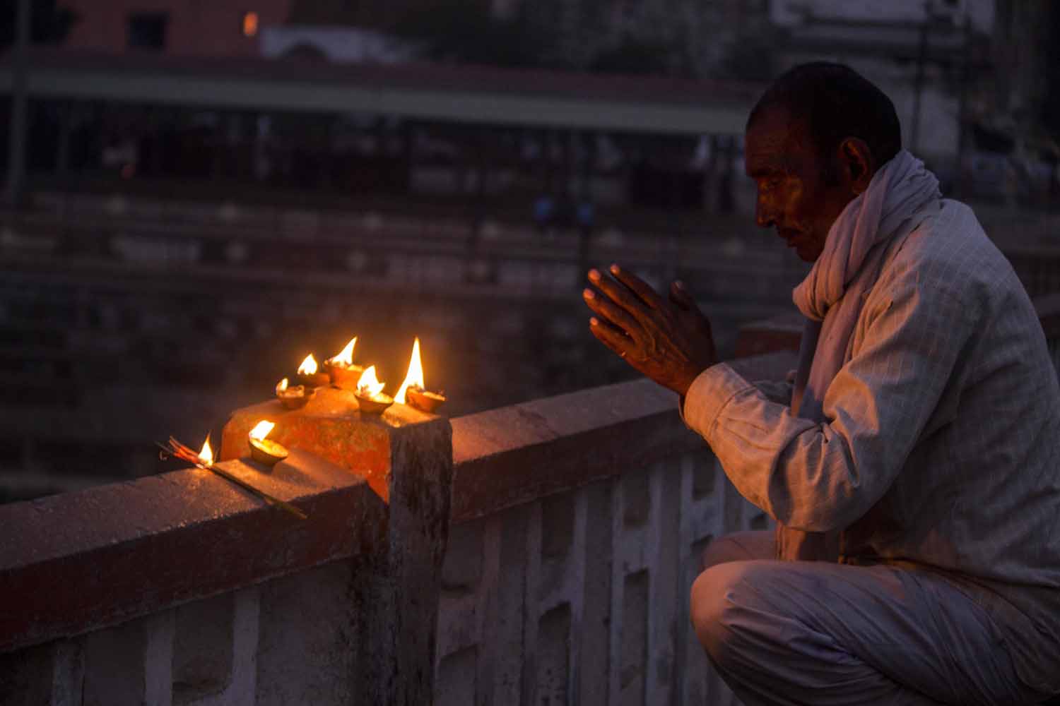 Káprázatos fényár vonult végig a fél világon Káprázatos fényár vonult végig a fél világon