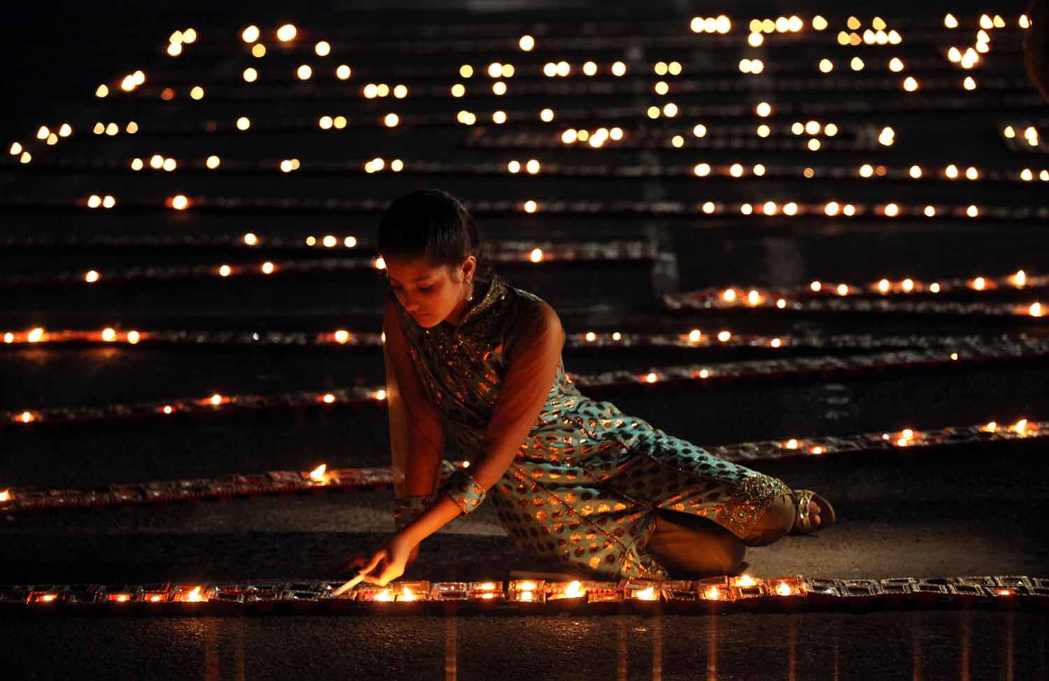 Káprázatos fényár vonult végig a fél világon Káprázatos fényár vonult végig a fél világon