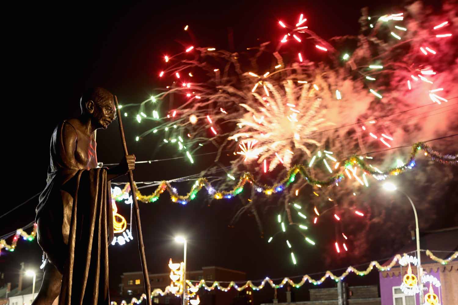 Káprázatos fényár vonult végig a fél világon Káprázatos fényár vonult végig a fél világon