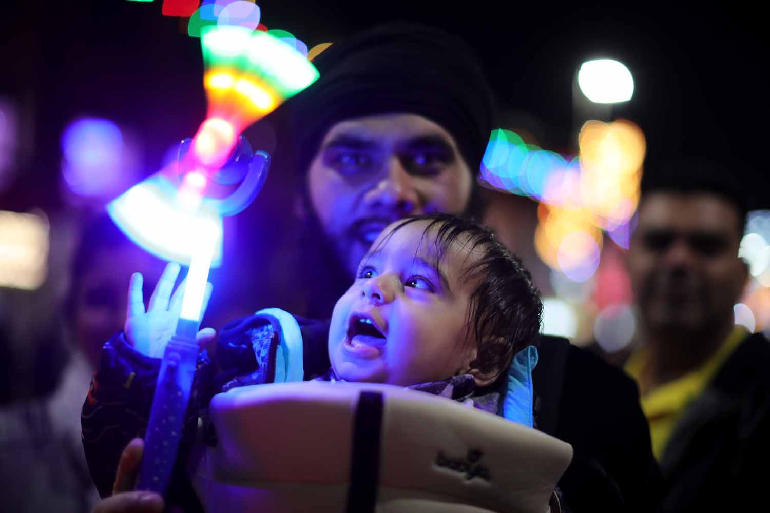 Káprázatos fényár vonult végig a fél világon Káprázatos fényár vonult végig a fél világon