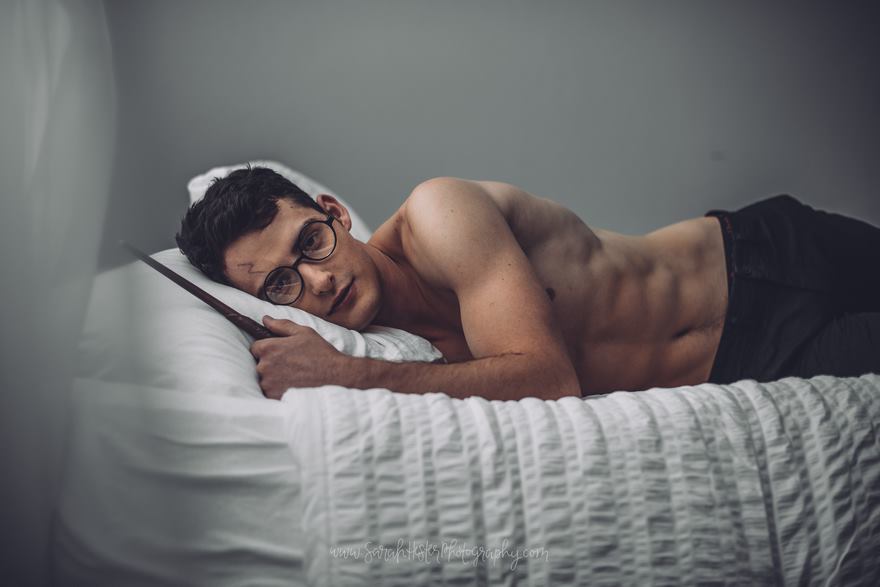 Ez a dögös Harry Potter minden boszorkány álma Ez a dögös Harry Potter minden boszorkány álma