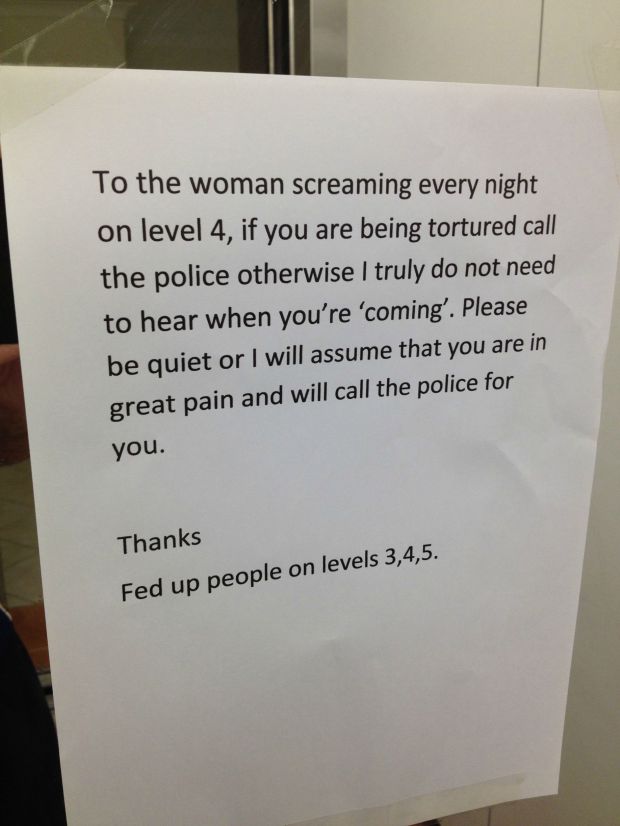 Zseniális üzeneteket hagynak a hangosan szexelő pároknak