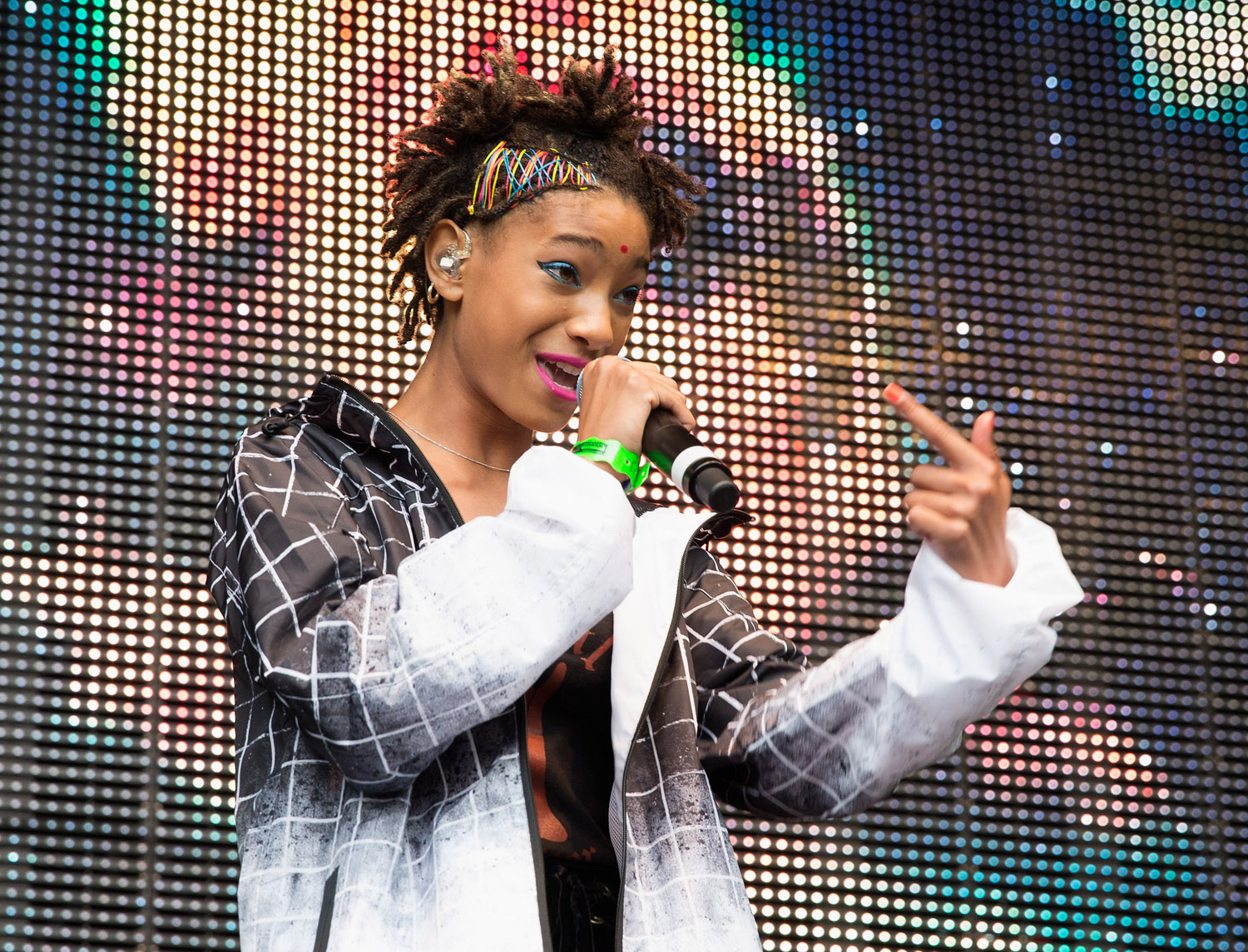 Saját bölcsességeivel kívánunk boldog születésnapot Amerika 16 éves Oravecz Nórájának, Willow Smithnek! Saját bölcsességeivel kívánunk boldog születésnapot Amerika 16 éves Oravecz Nórájának, Willow Smithnek!