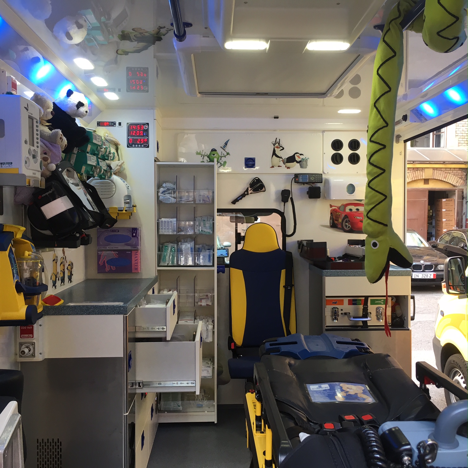 Plüsskígyó és plüssmacik