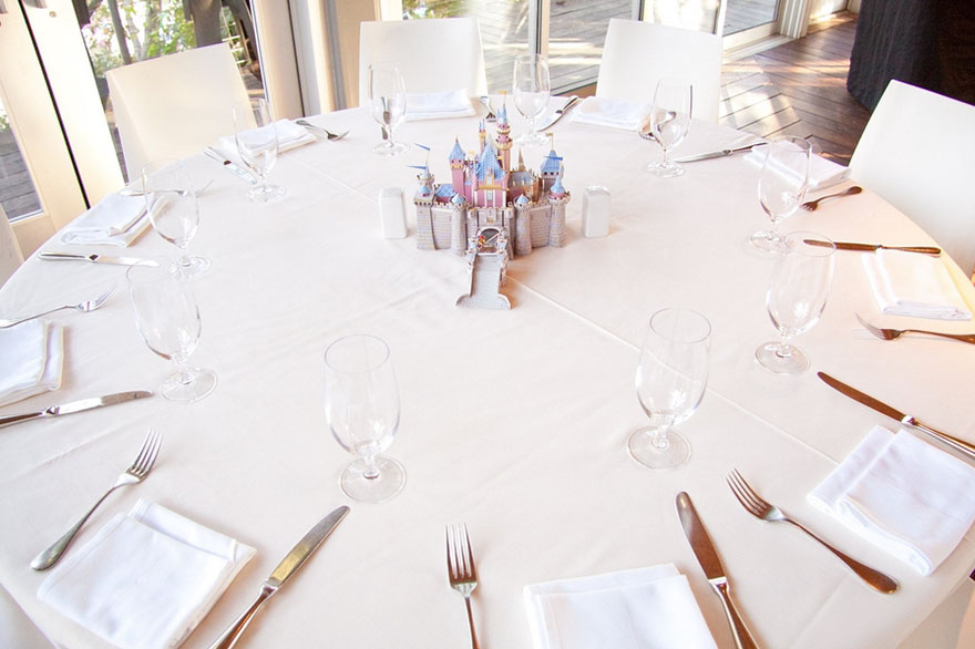 Disney mesék ihlette esküvői asztalok