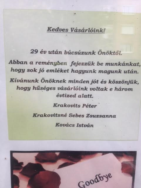 Így búcsúznak vevőiktől a budapesti papírboltosok Így búcsúznak vevőiktől a budapesti papírboltosok