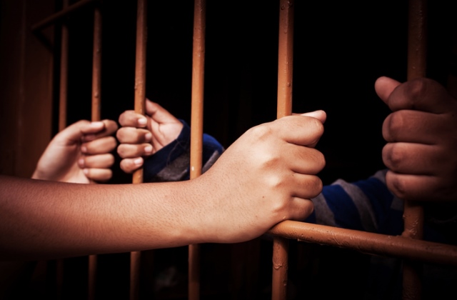 Borzasztó körülmények között tartják fogva Károlyt az orosz börtönben