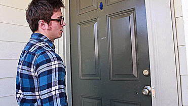 Ittasan eltévesztette a lakást, összeverték a rendőrök Ittasan eltévesztette a lakást, összeverték a rendőrök