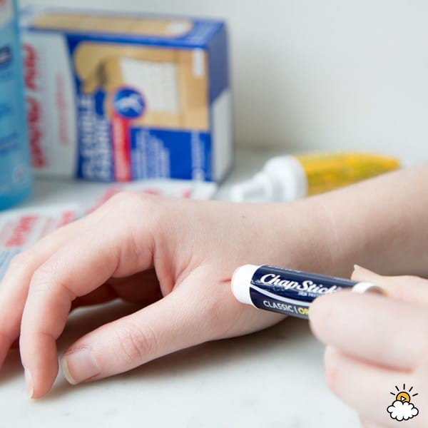 8 meglepő dolog, amire az ajakbalzsamot használhatod 8 meglepő dolog, amire az ajakbalzsamot használhatod