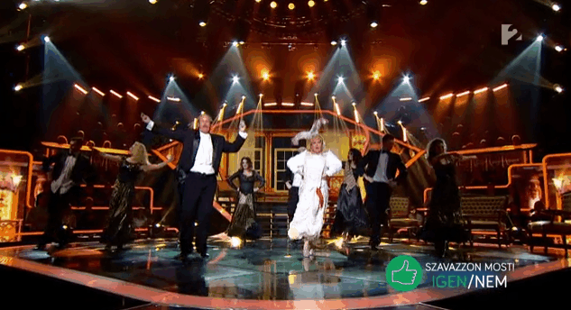 Pazar, ahogy testes Csobot Adél ugrál és pörög