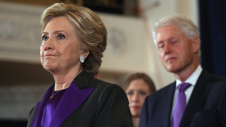 Clinton távolról sem volt ideális jelölt, de ezt még közvetlen környezete nem merte kimondani.