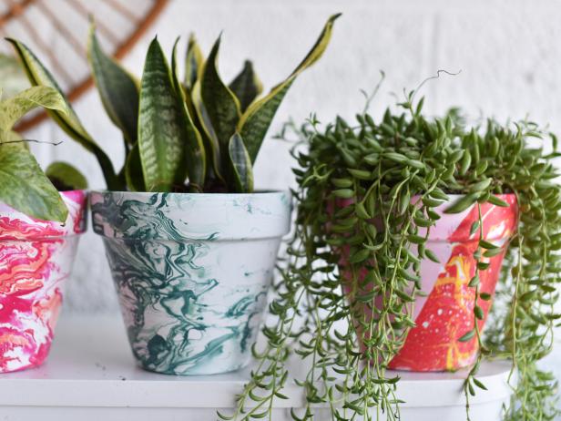 DIY: Készíts káprázatos, márványos kaspókat!